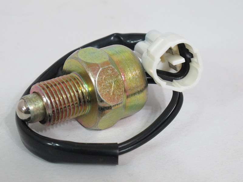 商品介绍 倒车开关-16mm